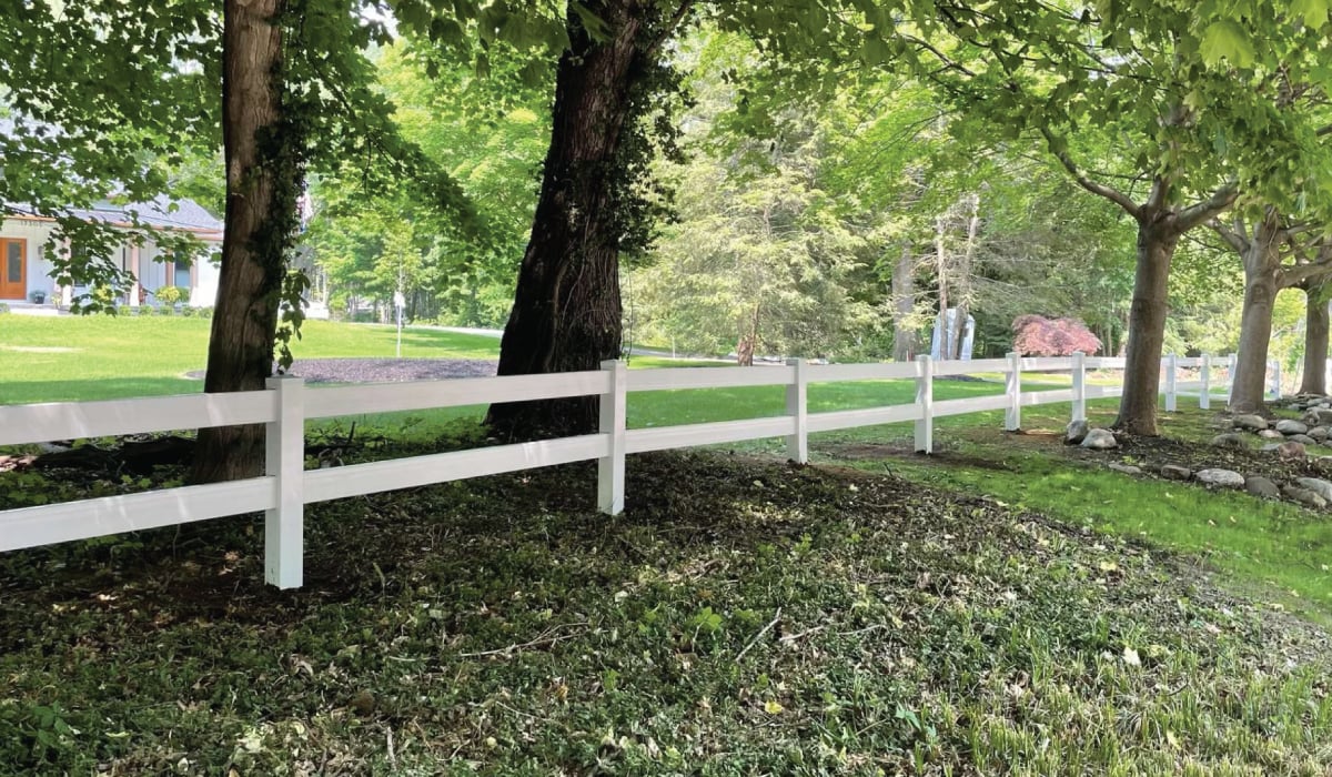 white perimeter vinyl fencing