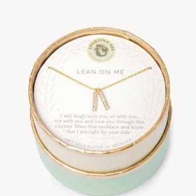 Sea La Vie Necklace Lean on Me