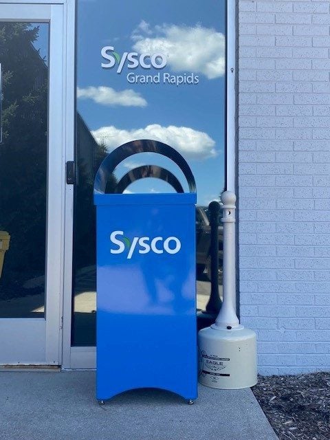 sysco trash can