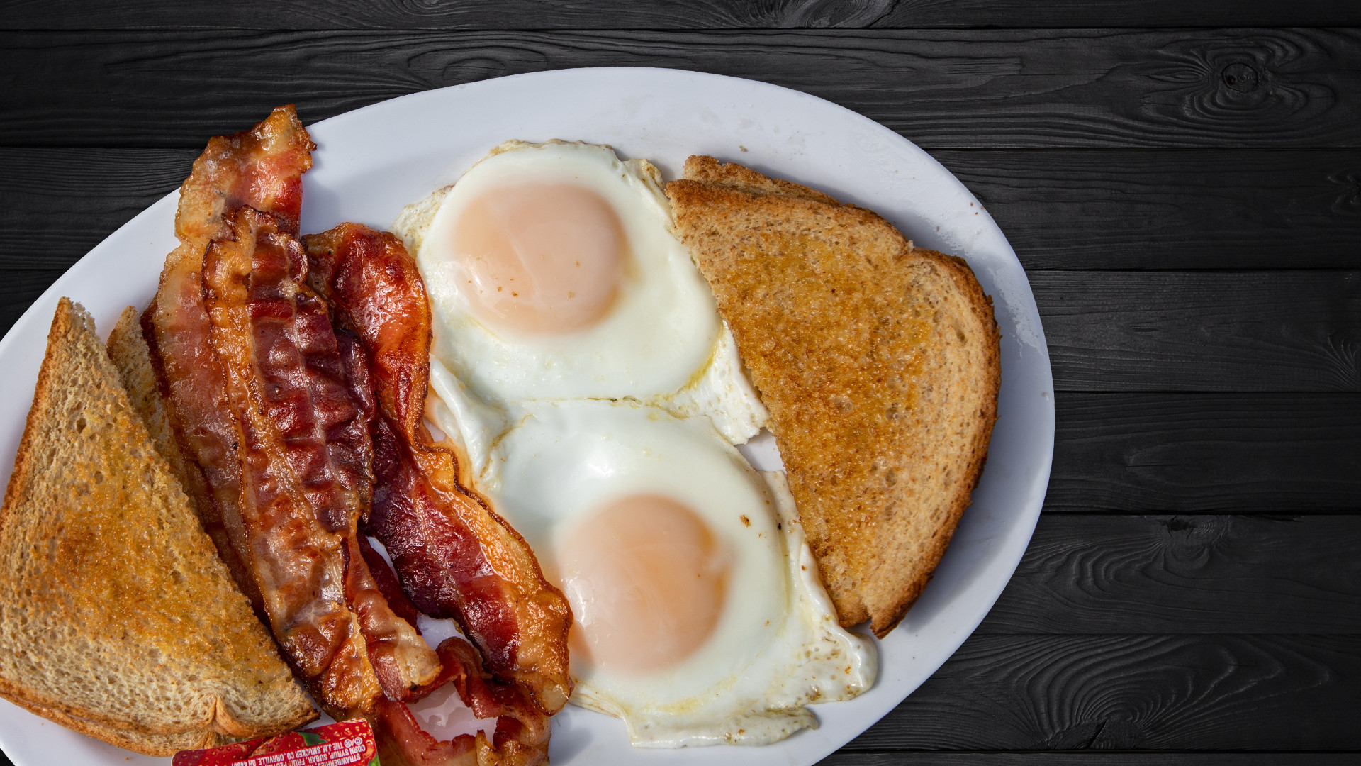 Best Breakfasts in Muskegon Dog House Saloon & Eatery