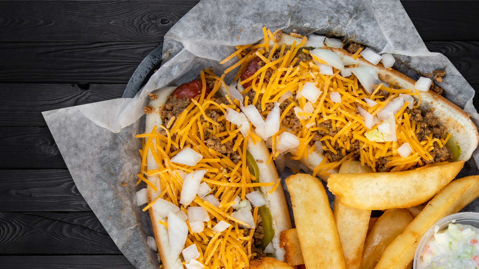 Muskegon’s Best Lunches & Dinners Dog House Saloon & Eatery